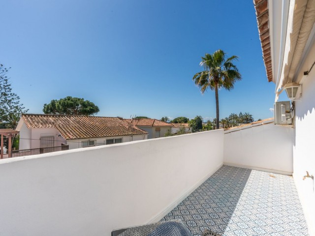 Villa avec 3 Chambres  à Marbesa