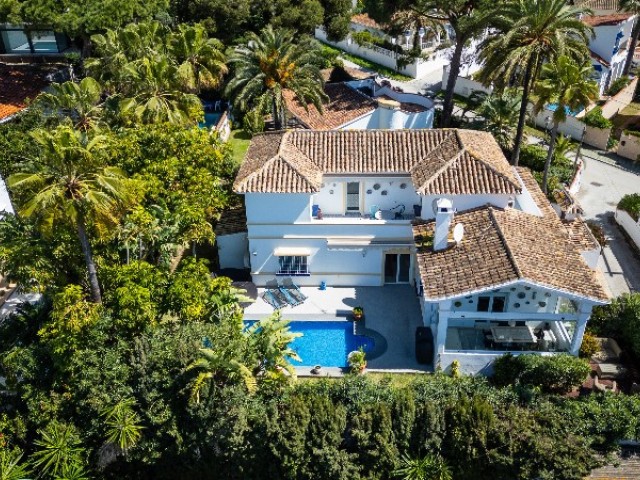 Villa con 3 Dormitorios  en Marbesa