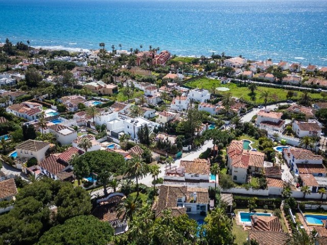 Villa con 3 Dormitorios  en Marbesa