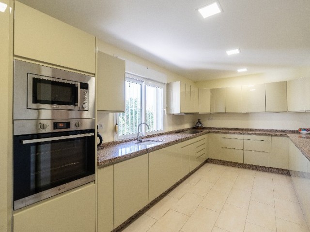 3 Schlafzimmer Villa in Marbesa