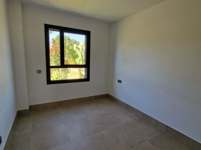 Apartamento con 3 Dormitorios  en Casares Playa