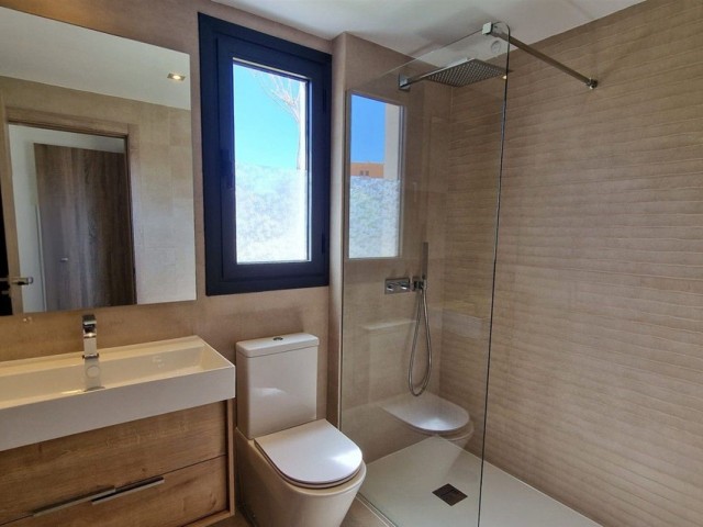 Apartamento con 3 Dormitorios  en Casares Playa