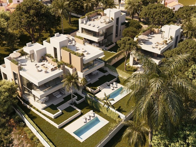 4 Bedrooms Villa in Elviria