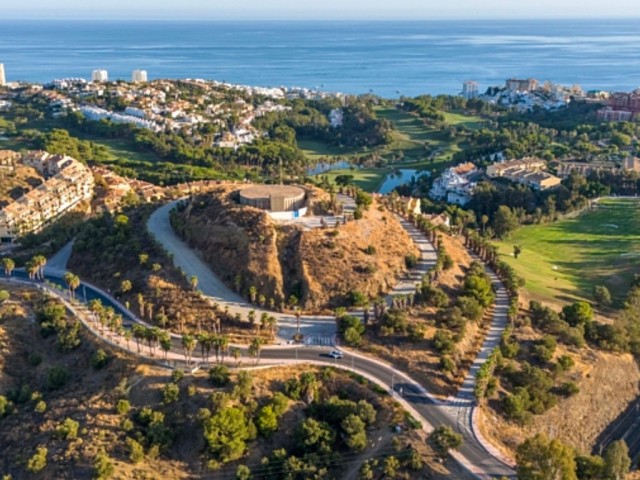 2 Bedrooms Apartment in Torrequebrada