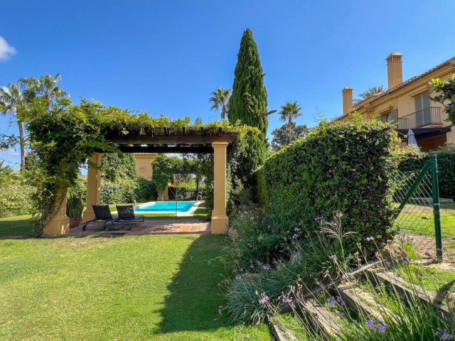 Maison mitoyenne avec 3 Chambres  à Sotogrande Alto