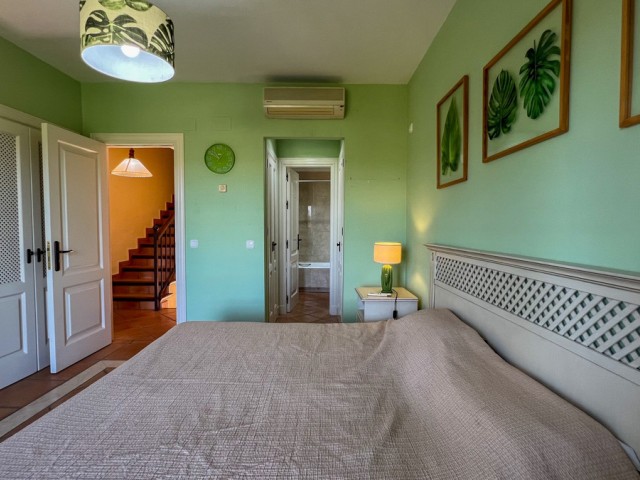 Maison mitoyenne avec 3 Chambres  à Sotogrande Alto