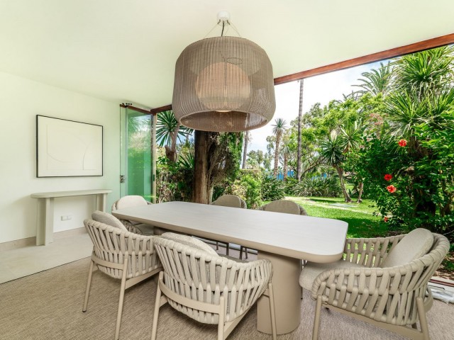 4 Bedrooms Townhouse in New Golden Mile