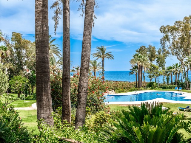 Maison mitoyenne avec 4 Chambres  à New Golden Mile