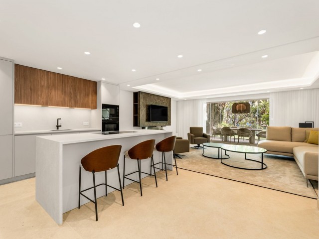 4 Bedrooms Townhouse in New Golden Mile