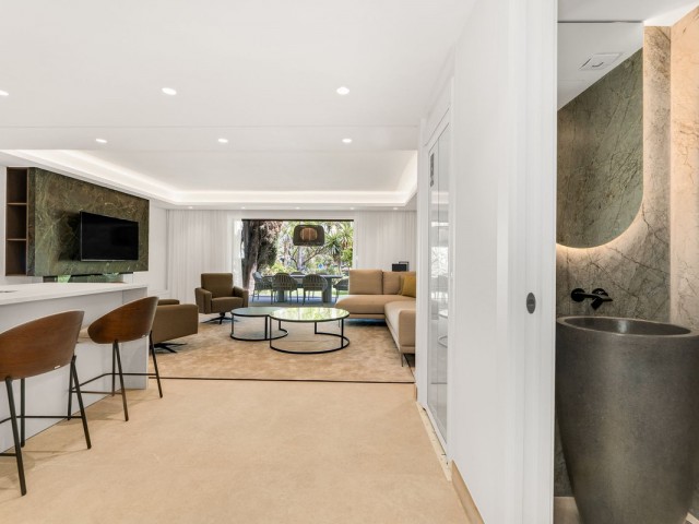 4 Bedrooms Townhouse in New Golden Mile