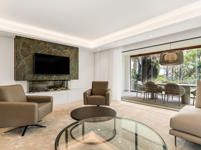 4 Slaapkamer Rijtjeshuis in New Golden Mile