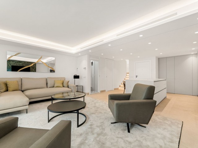 4 Slaapkamer Rijtjeshuis in New Golden Mile