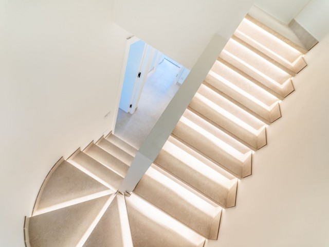 4 Slaapkamer Rijtjeshuis in New Golden Mile