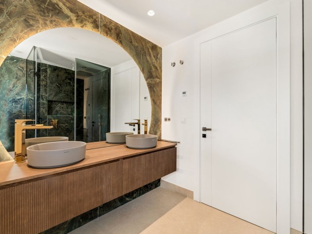 4 Slaapkamer Rijtjeshuis in New Golden Mile