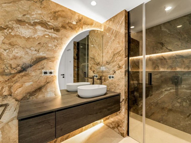 4 Slaapkamer Rijtjeshuis in New Golden Mile