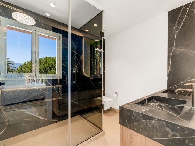 4 Slaapkamer Rijtjeshuis in New Golden Mile