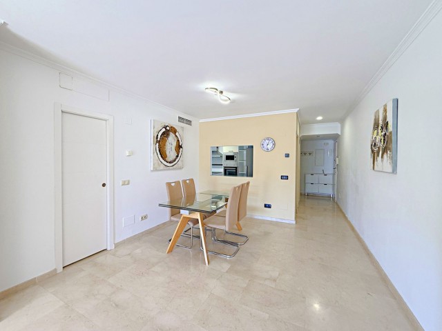 Apartamento con 4 Dormitorios  en Casares Playa