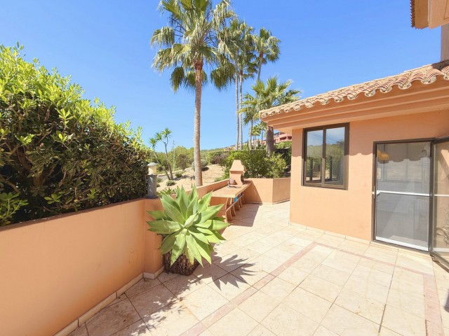 Apartamento con 4 Dormitorios  en Casares Playa
