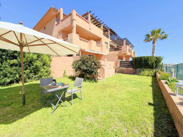 Apartamento con 4 Dormitorios  en Casares Playa