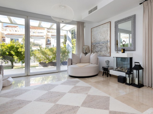 4 Bedrooms Townhouse in Calahonda