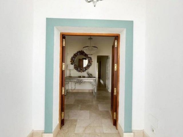 5 Sovrums Villa i San Roque