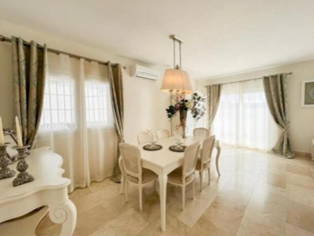 5 Sovrums Villa i San Roque