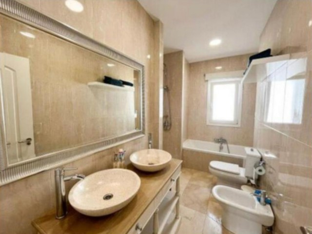 5 Sovrums Villa i San Roque