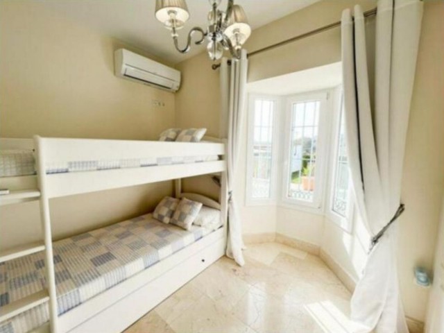 5 Sovrums Villa i San Roque