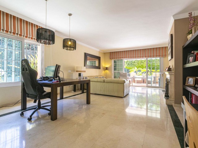 Adosado, Nagüeles, R5003200