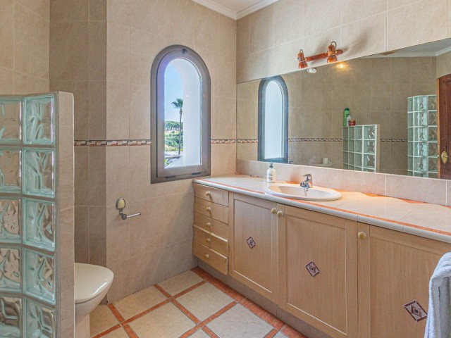 5 Bedrooms Villa in Sotogrande