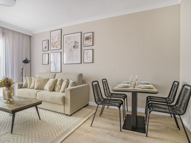 Apartment, El Paraiso, R5010223