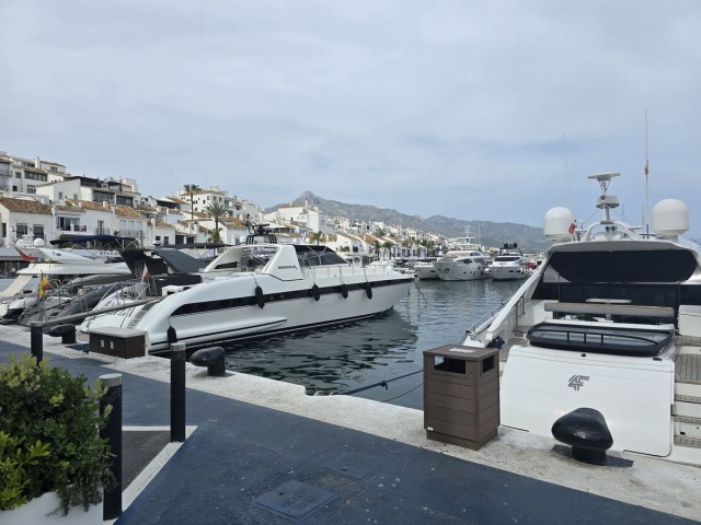 Kommerziell in Puerto Banús