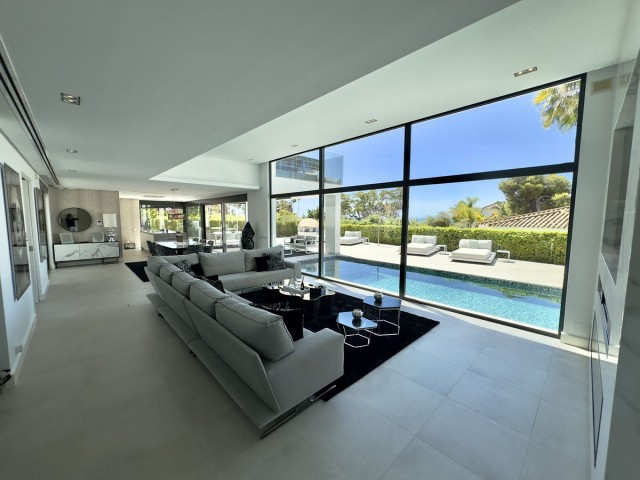 4 Bedrooms Villa in Los Monteros