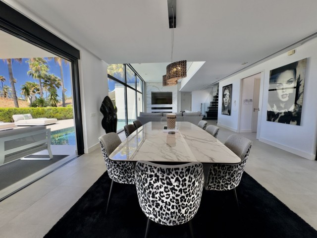 4 Bedrooms Villa in Los Monteros