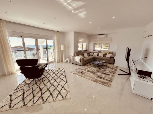 4 Bedrooms Villa in La Duquesa