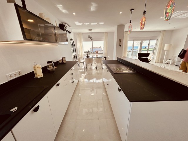 4 Bedrooms Villa in La Duquesa