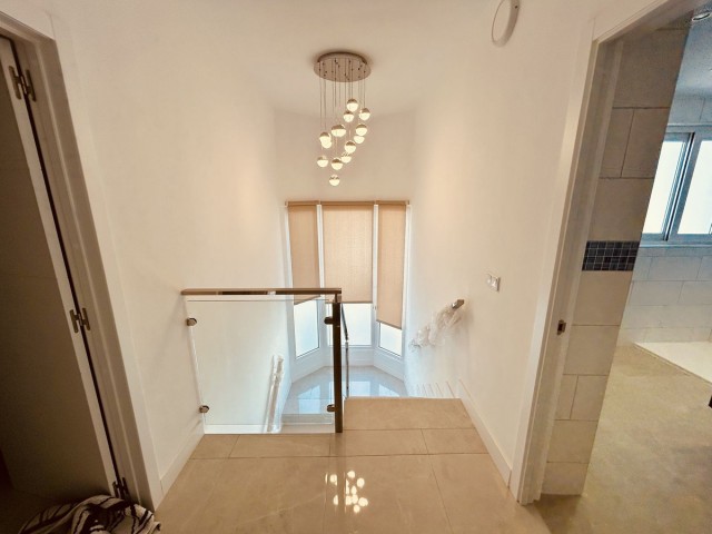 4 Bedrooms Villa in La Duquesa