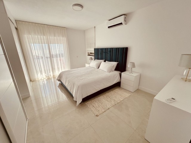 4 Bedrooms Villa in La Duquesa