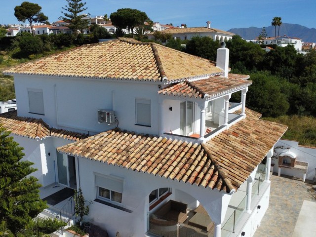 4 Bedrooms Villa in La Duquesa