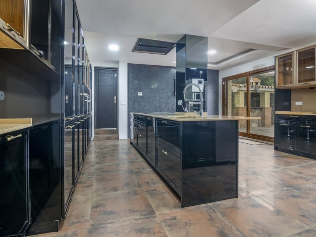 6 Bedrooms Villa in Sotogrande Alto