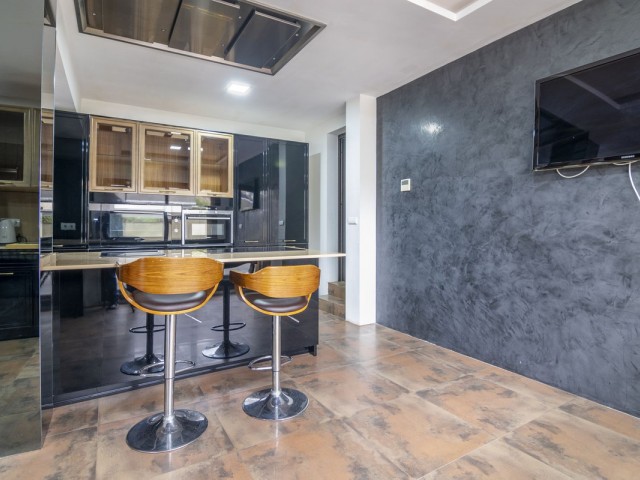 6 Bedrooms Villa in Sotogrande Alto