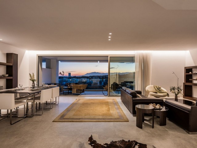 Apartamento con 4 Dormitorios  en Santa Clara