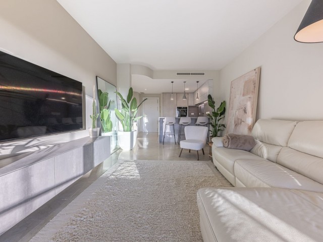2 Bedrooms Apartment in Elviria