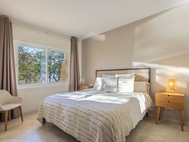 2 Bedrooms Apartment in Elviria