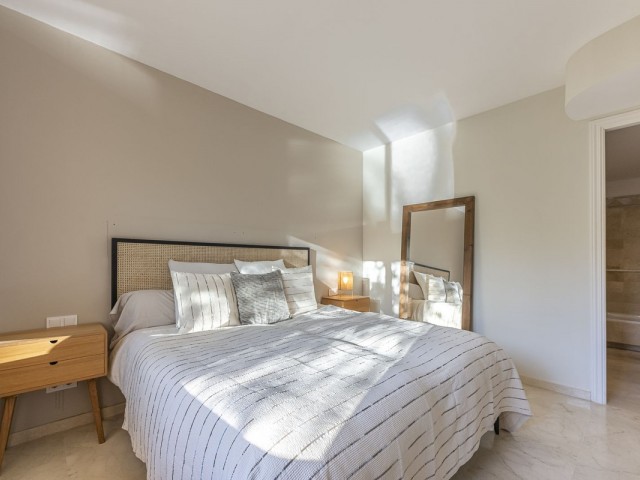 2 Bedrooms Apartment in Elviria