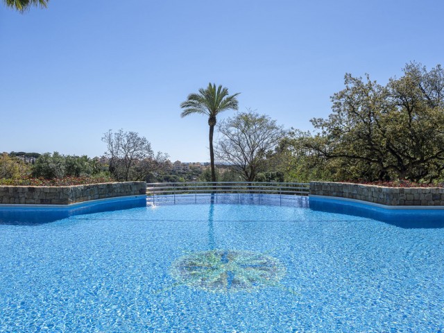 2 Bedrooms Apartment in Elviria