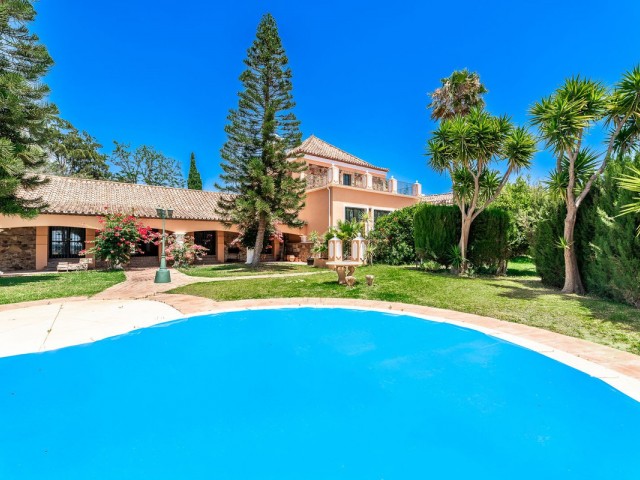 6 Sovrums Villa i Manilva