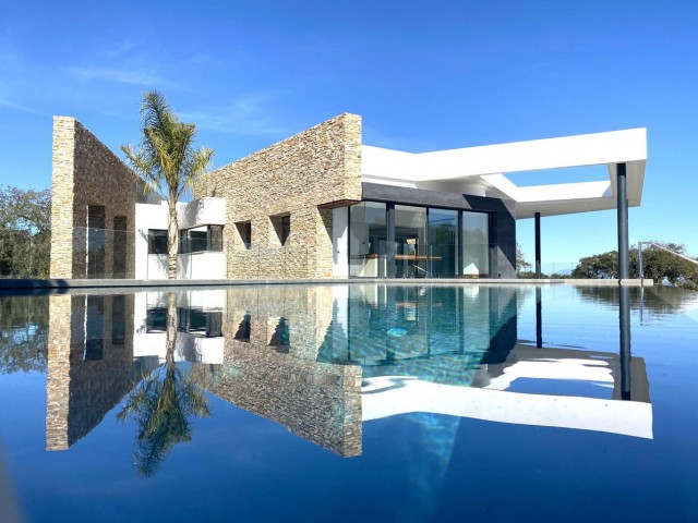 6 Bedrooms Villa in Sotogrande Alto