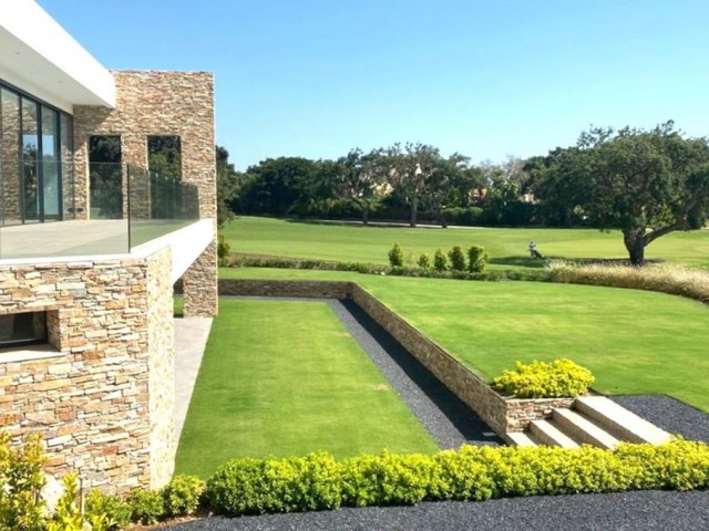 6 Bedrooms Villa in Sotogrande Alto