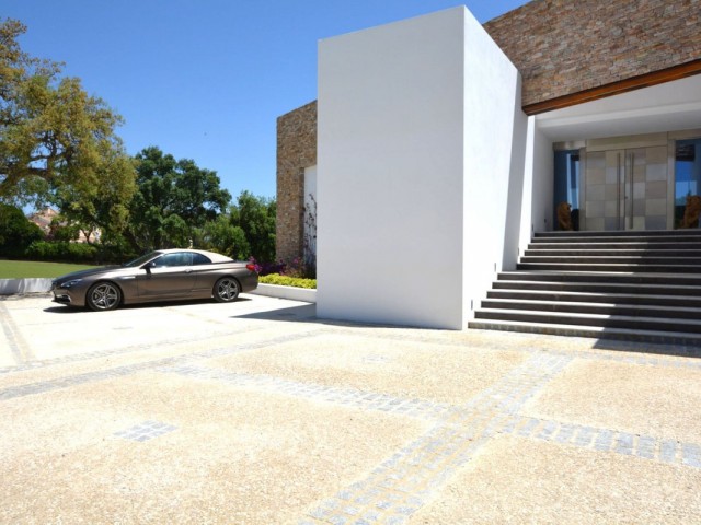 6 Bedrooms Villa in Sotogrande Alto